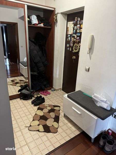 Apartament de 3 camere decomandat