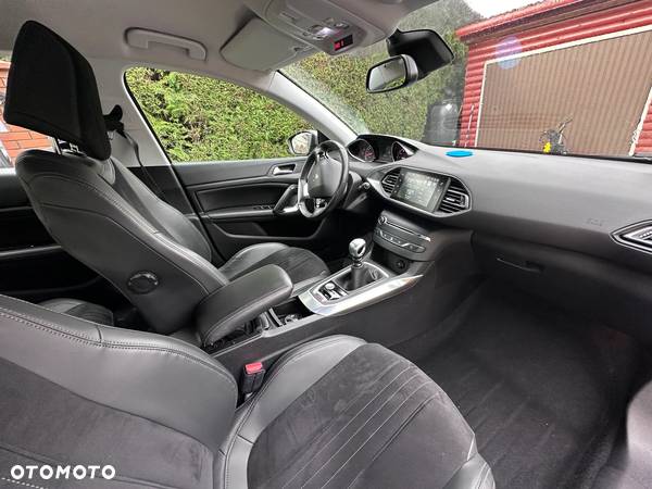 Peugeot 308 1.6 THP Allure - 11