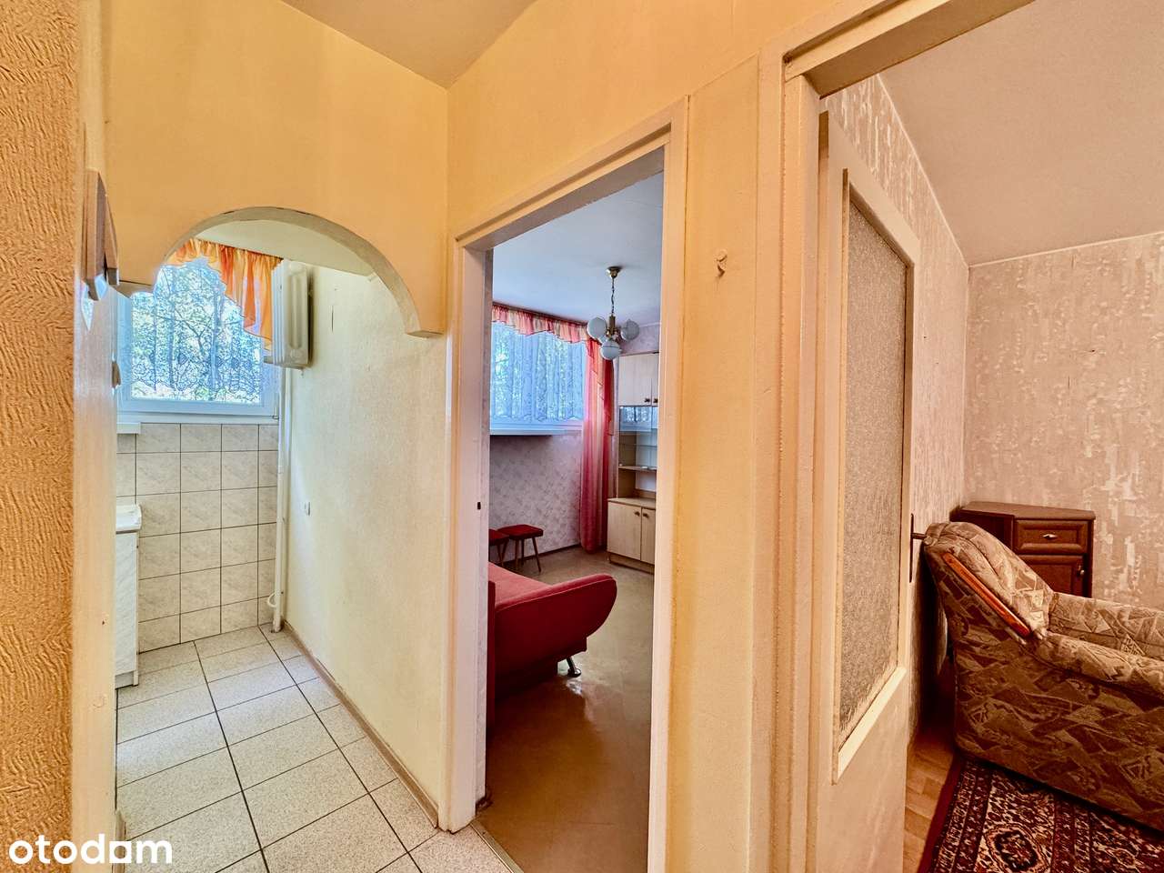 | 2 pokoje + kuchnia | 40m2 | balkon | komórka |-4