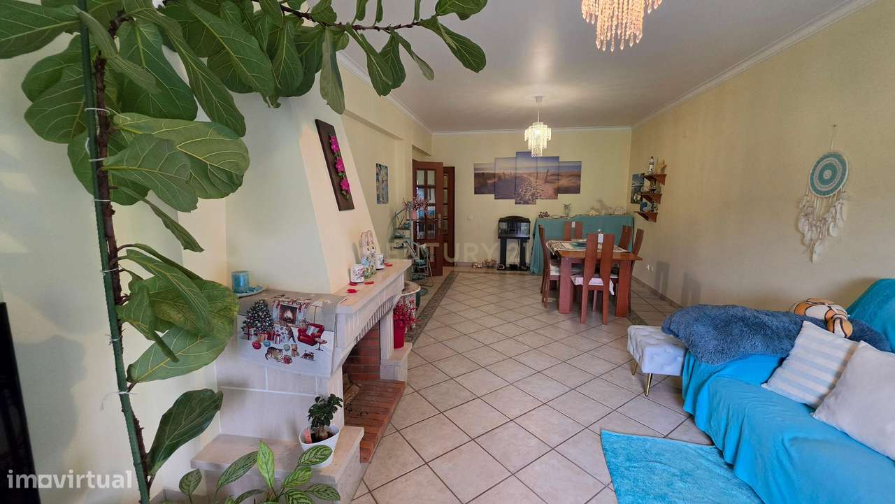 Apartamento Duplex T5 no centro de Palmela-27