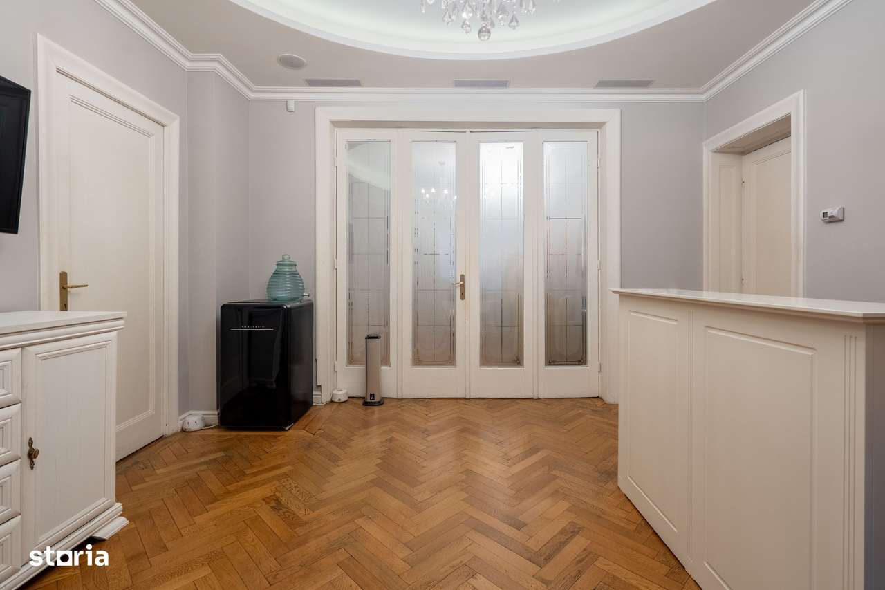 Apartament elegant cu 3 camere in vila  si acces la gradina, in Doroba-8
