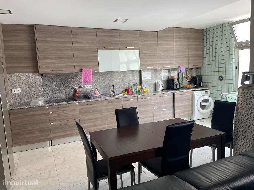 QUARTO em Apartamento com despesas incluidas , em Oliveira de Azeméis - Grande imagem: 5/16