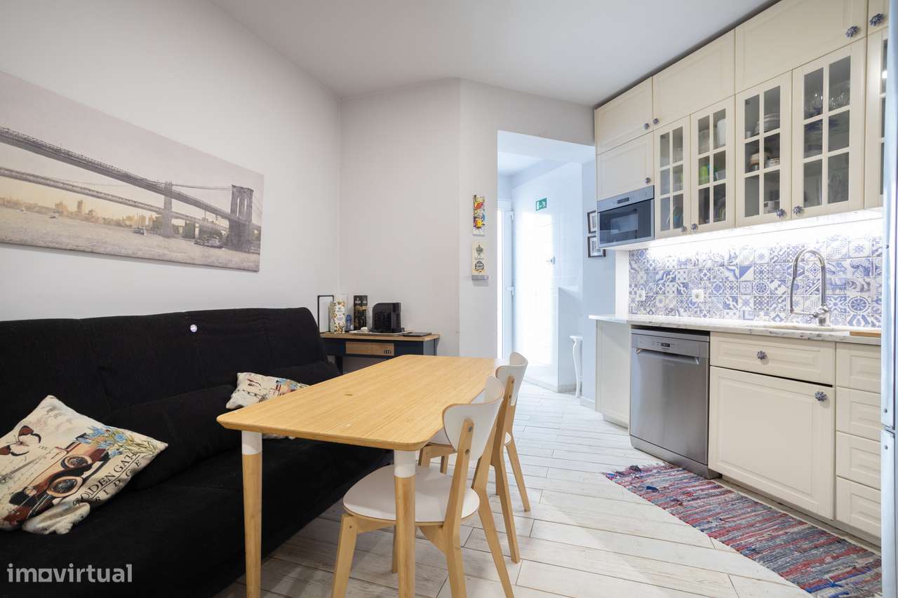 Apartamento T4 no Areeiro, com logradouro. - Grande imagem: 4/33