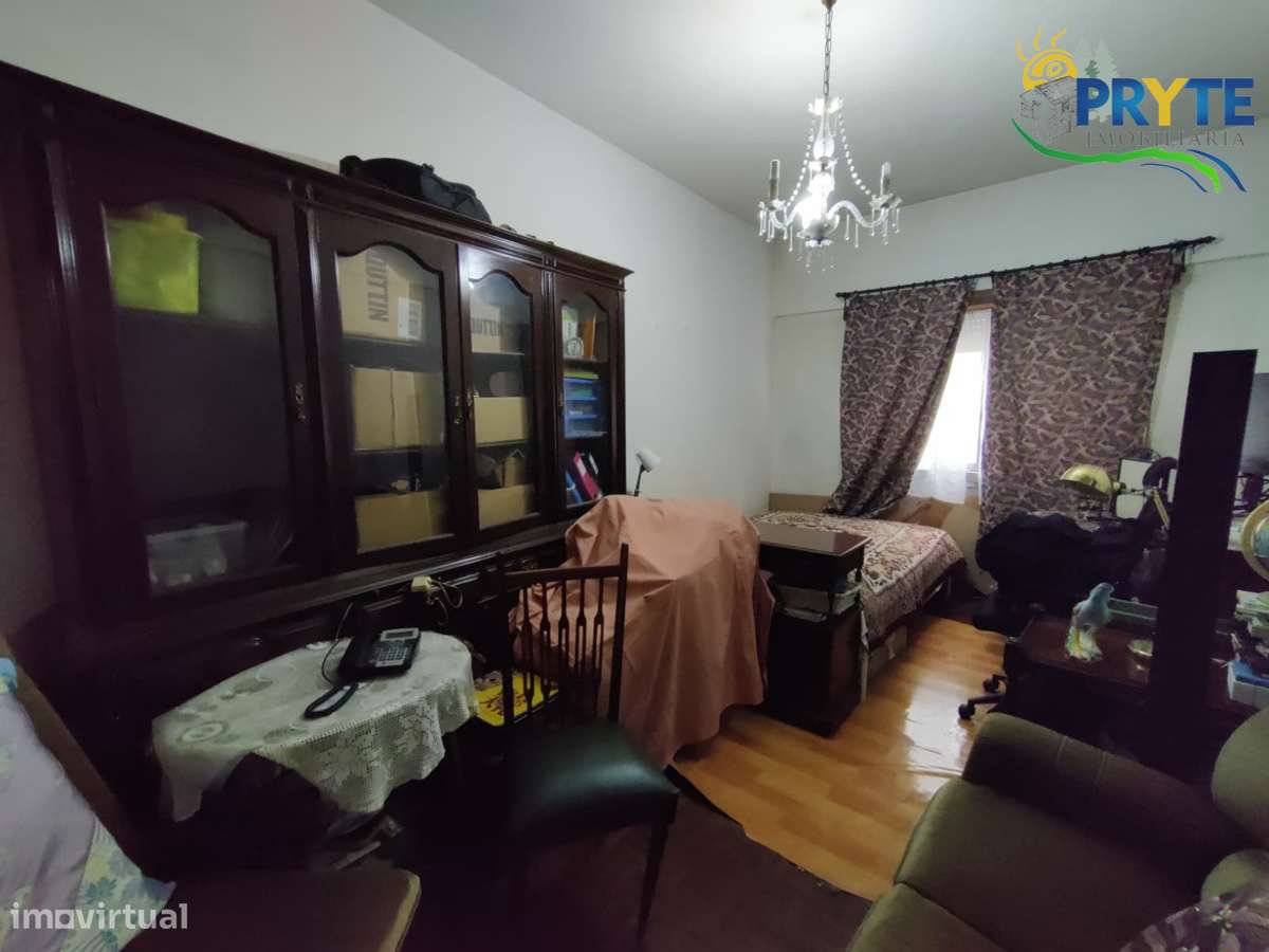 Apartamento T1+1 situado em Campolide-20