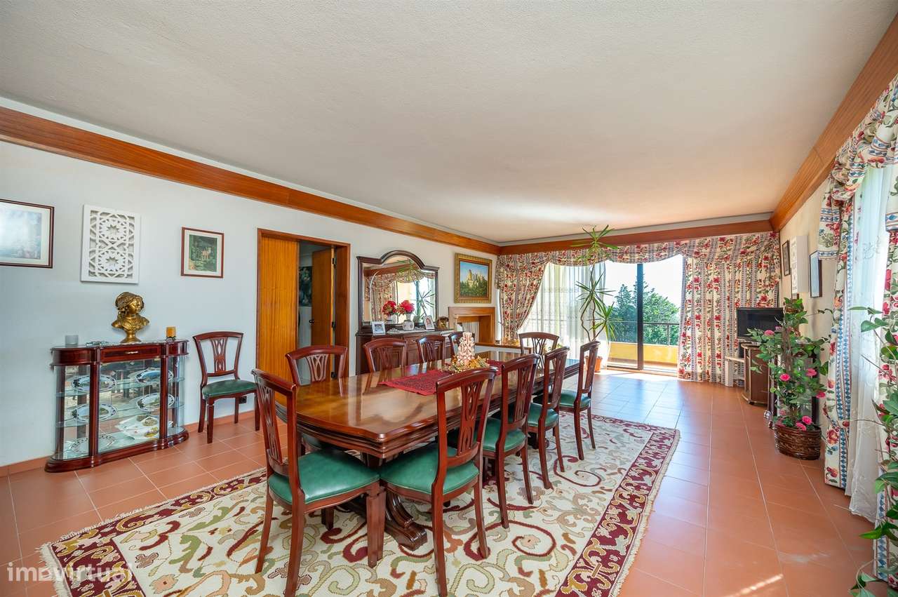 Moradia 10 assoalhadas com vista deslumbrante de Mar e de Serra.-11