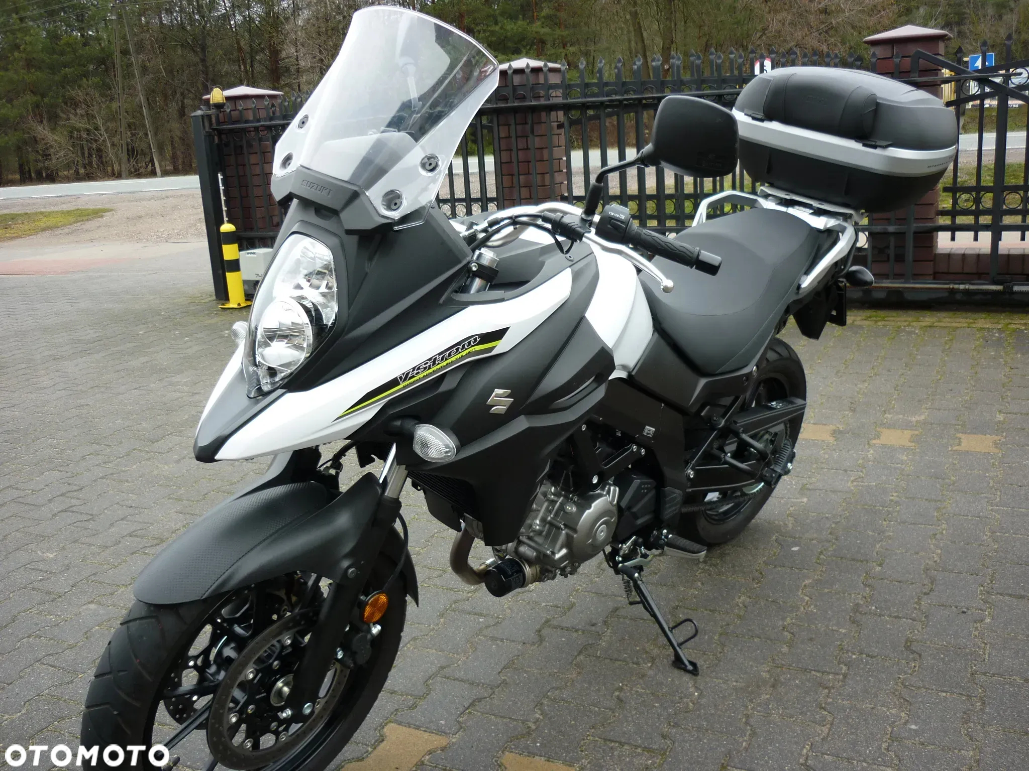 Suzuki V-STROM - 12