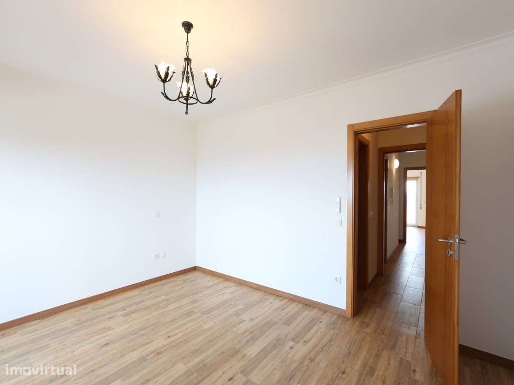 Moradia Geminada T3 com Vistas Deslumbrantes, Localizada na Serra d...-21