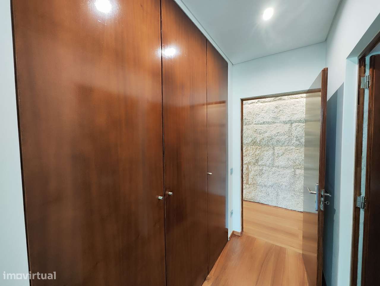 Vende-se moradia de luxo-20