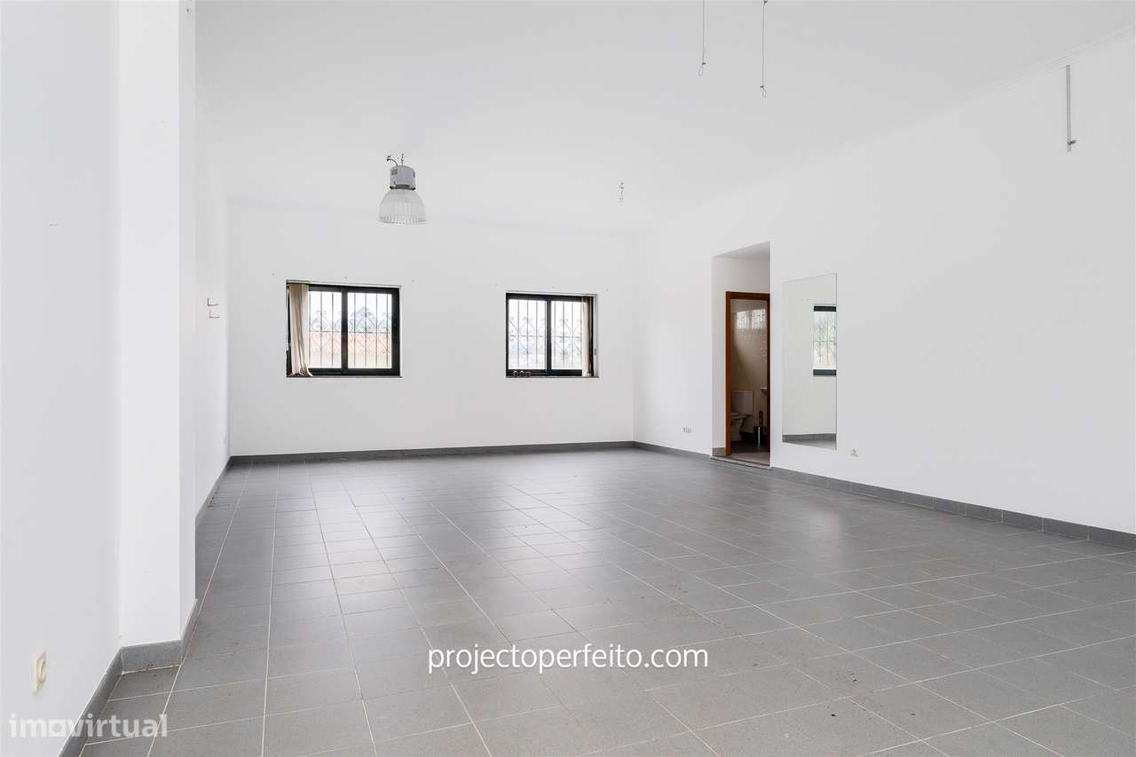 Loja  Venda em Nogueira do Cravo e Pindelo,Oliveira de Azeméis - Grande imagem: 2/9