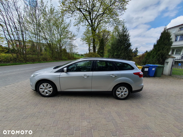 Ford Focus 1.6 Ambiente - 4