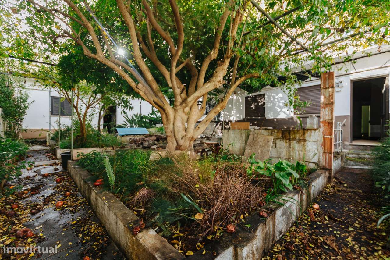 2 moradias para recuperar, com terreno, em Alverca. - Grande imagem: 2/30