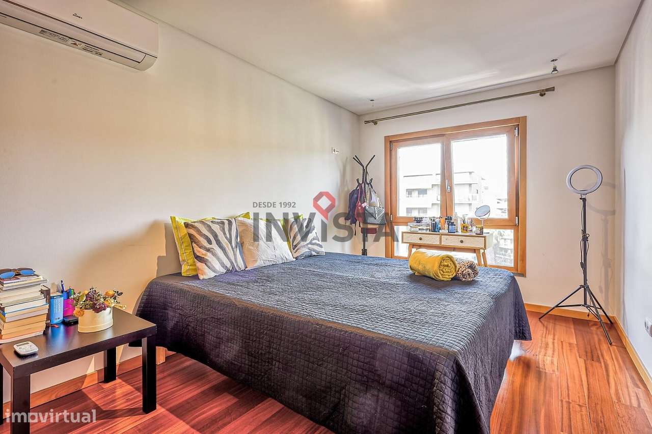 T3 com varanda e box dupla na Urbanização da Malvarosa-14