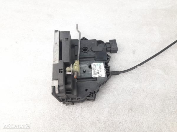 Fecho Porta Frente Dto Opel Corsa D (S07) - 2