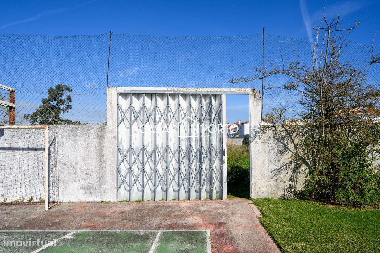 Moradia V5 - Estilo Americano com Piscina e Campo de Ténis – Entre-15