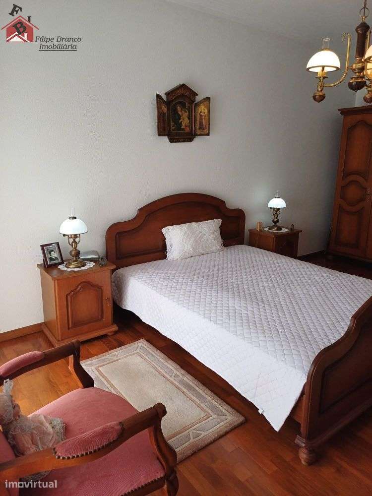 ESPAÇOSA MORADIA V5 3 FRENTES 800M DO GAIASHOPPING-23