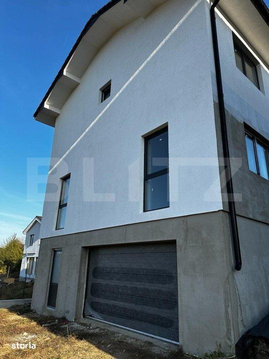 Apartament cu 3 camere, 119mp, Exterior Est