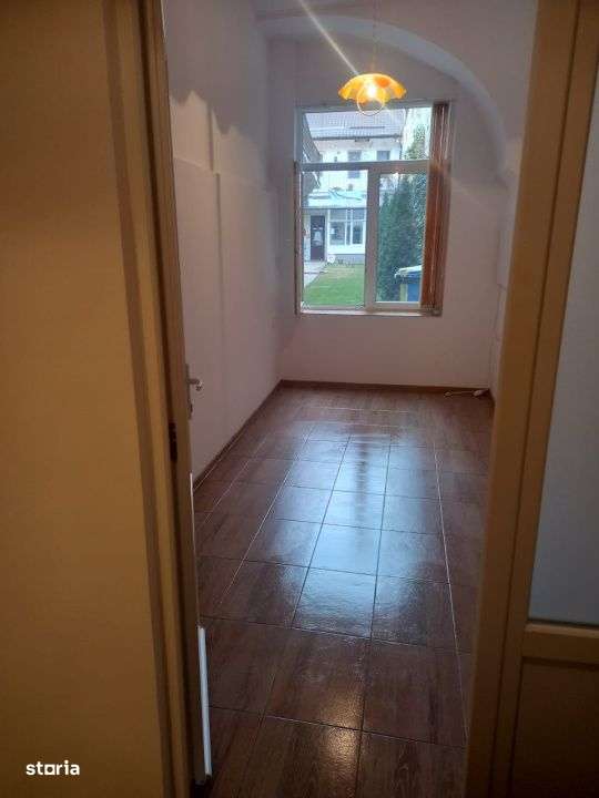 Spatiu de inchiriat pe CENTRU - Imagine principală: 1/12