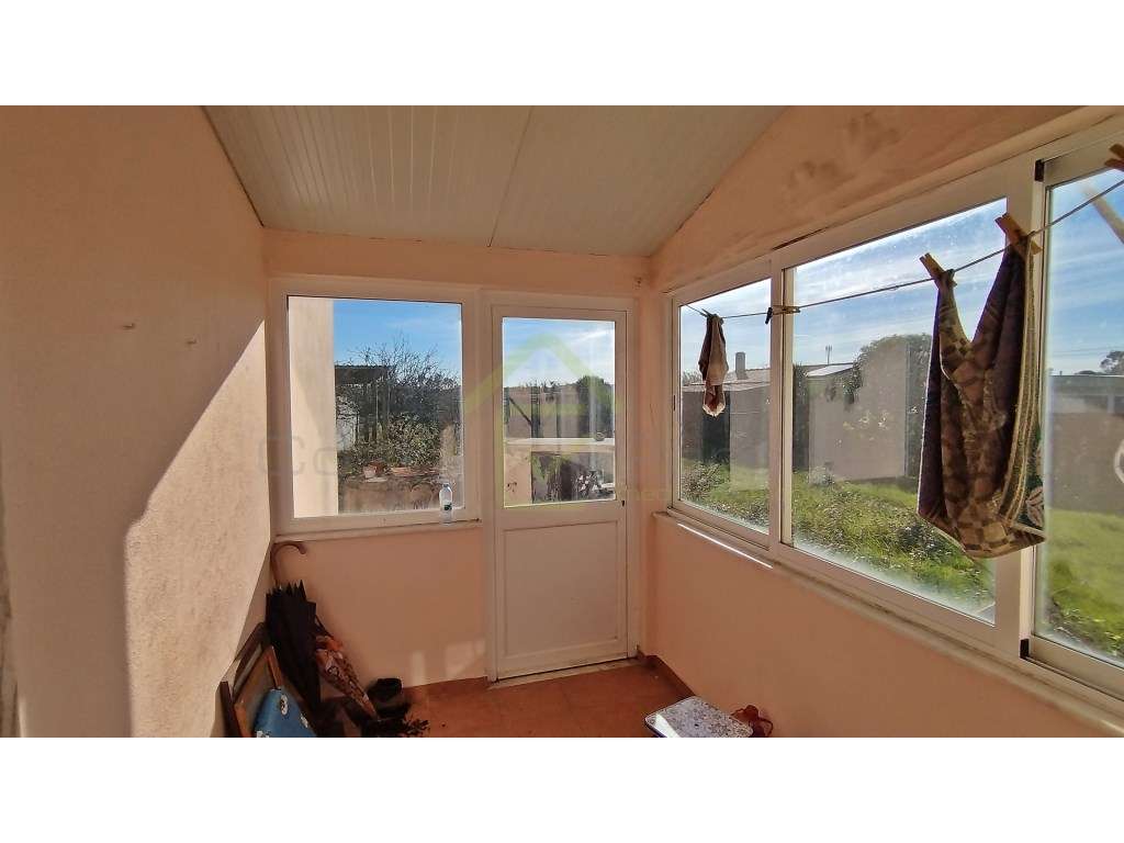 Casa térrea inserida em terreno com 1590 m2, junto às Praias - Grande imagem: 5/9