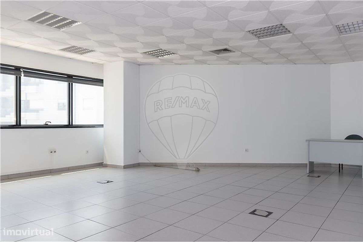 Escritório T0 para arrendamento - Grande imagem: 4/17