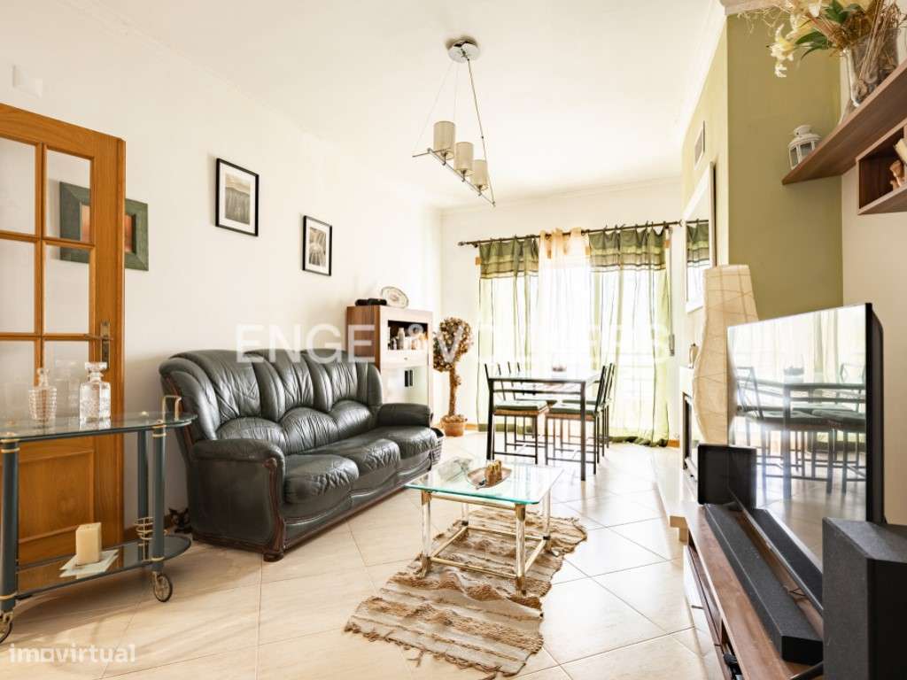 Apartamento T2 mobilado na Quinta do Texugo-0