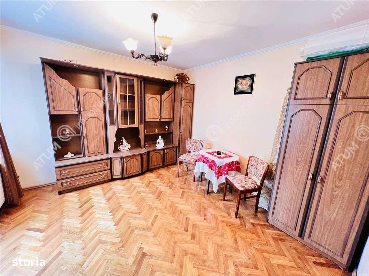Casa de 3 camere cu pivnita si teren situata in zona Lupeni Sibiu - Imagine principală: 1/20