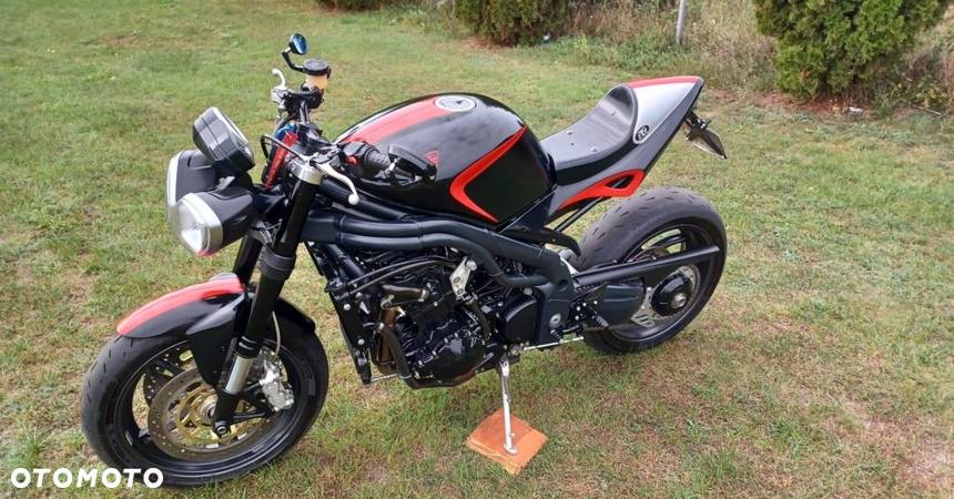 Triumph Street Triple - 4