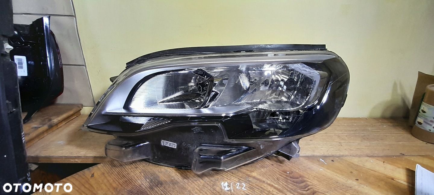 Peugeot Expert III Scudo proace lampa lewy przód - 1