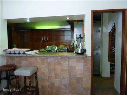 Espaço Comercial com 148,5 m² no Coração da Estrada de Santa Eulalia --11