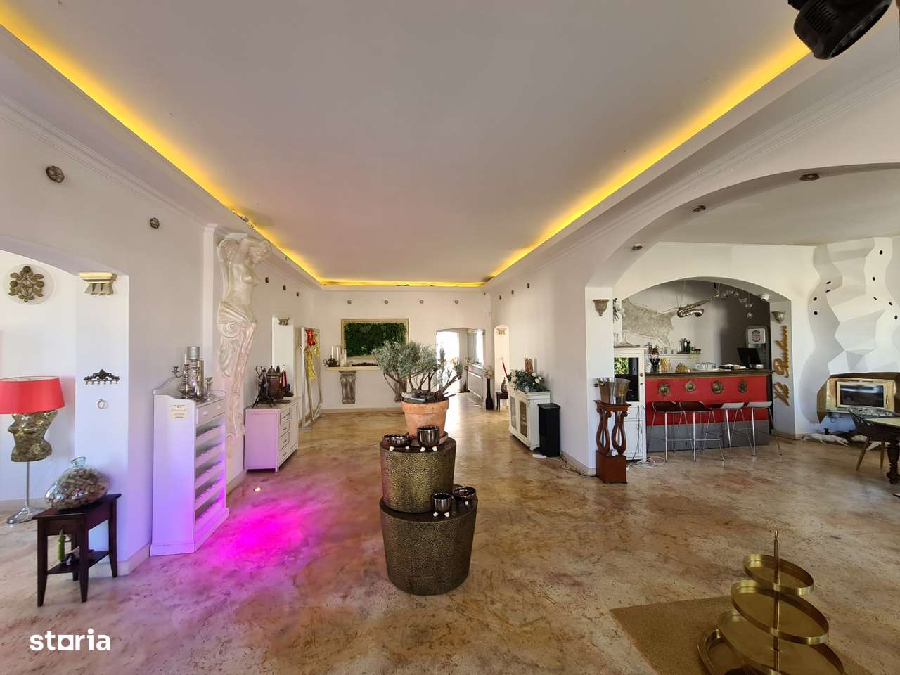 Vila cu piscina - teren generos și potențial multifuncțional-10