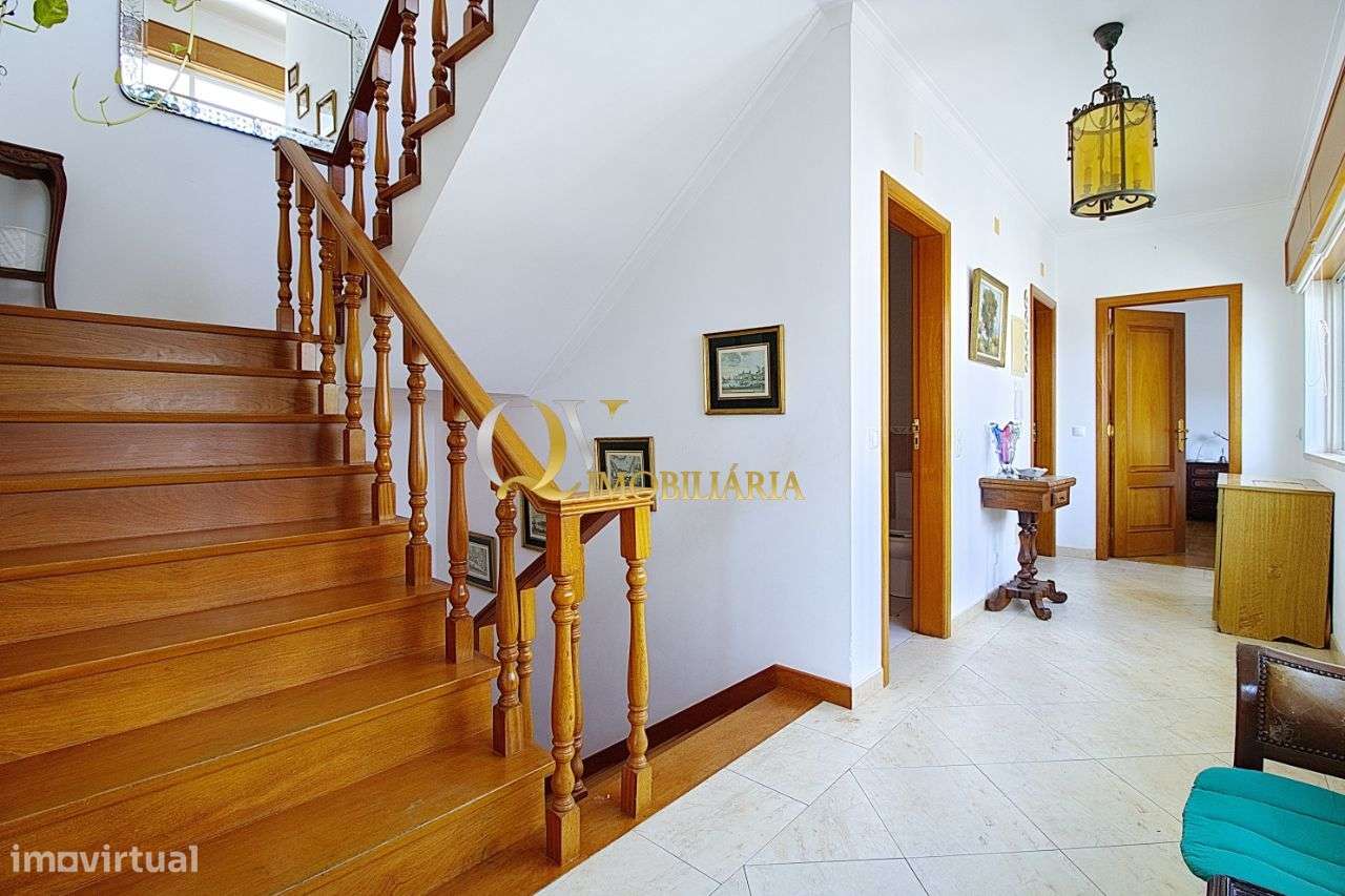 Excelente Moradia V4 para venda sita nos Jardins da Parede-12