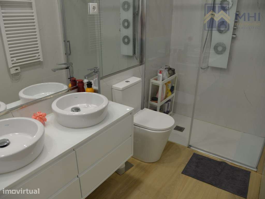 Excelente moradia Bifamiliar T3, a 100 metros da praia em Canidelo-57