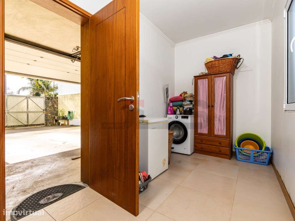 Moradia V4 Isolada com 3 Suites - São Vicente Ferreira, Ponta Delga...-29