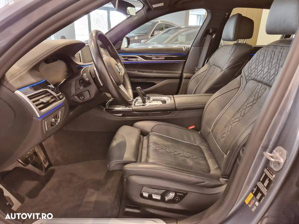 BMW Seria 7 745e - 20