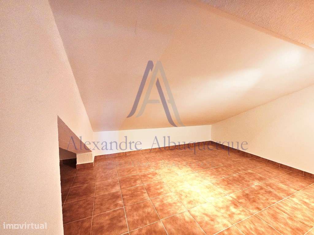 Luxuoso Duplex T 3 na Vila de Sesimbra, em segunda linha da Praia-18