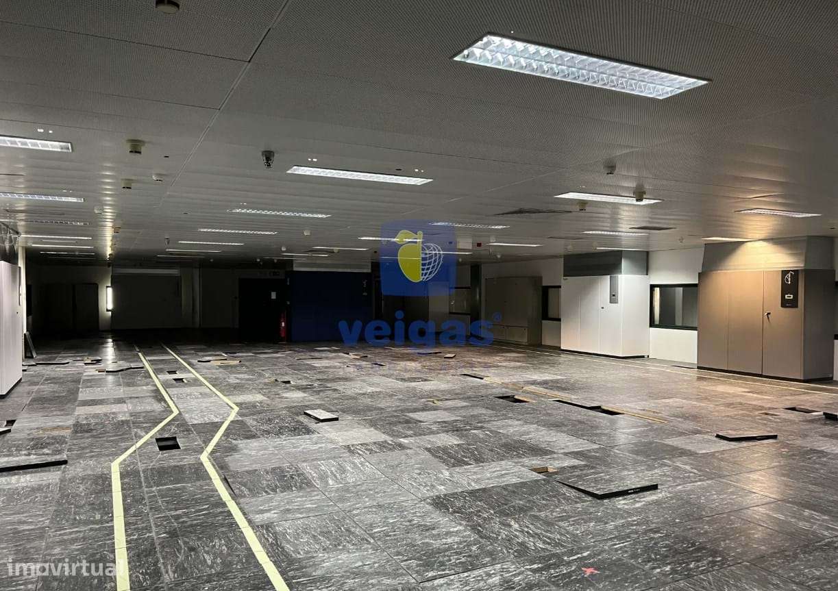 Armazem em Carnaxide - Grande imagem: 4/11