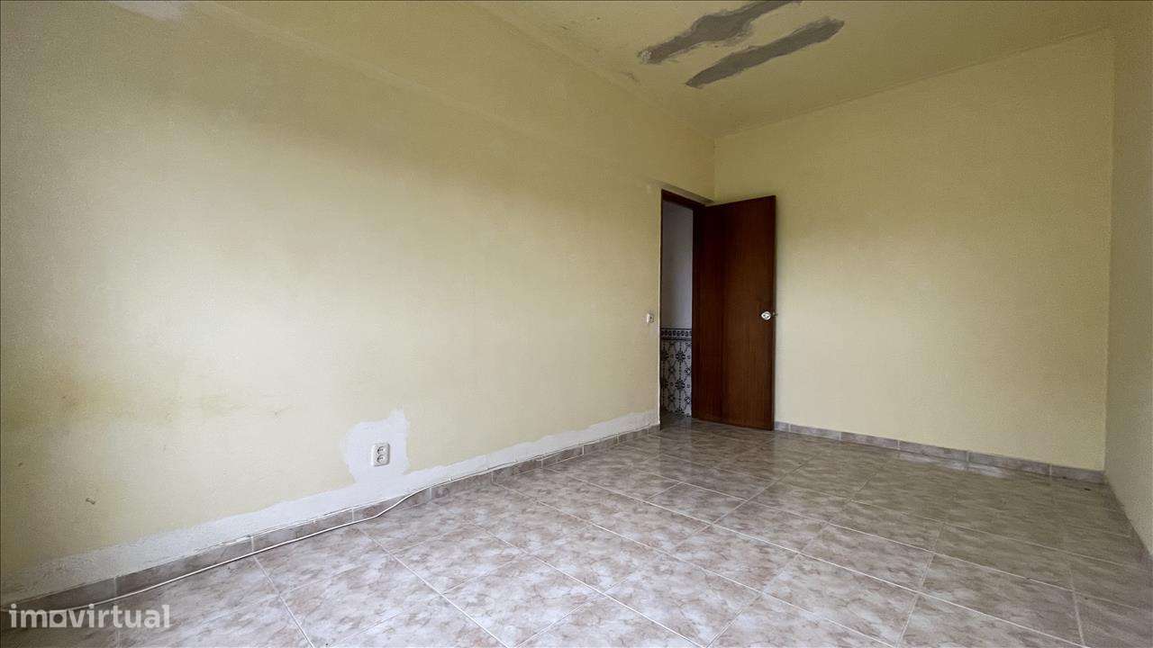 Apartamento T3, com Varanda, no Centro do Pinhal Novo-10
