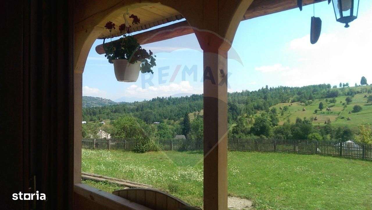 Casă stil maramuresan 4 cam, 4 bai, teren 1500mp, Maramures-4
