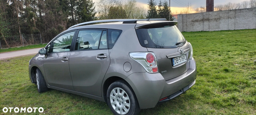 Toyota Verso 1.8 Premium - 17