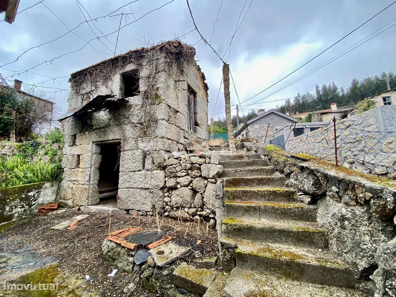 Moradia para restauro em Parada de Todeia, Paredes - Grande imagem: 4/7