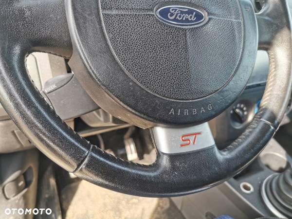 Ford Fiesta 2.0 ST - 18