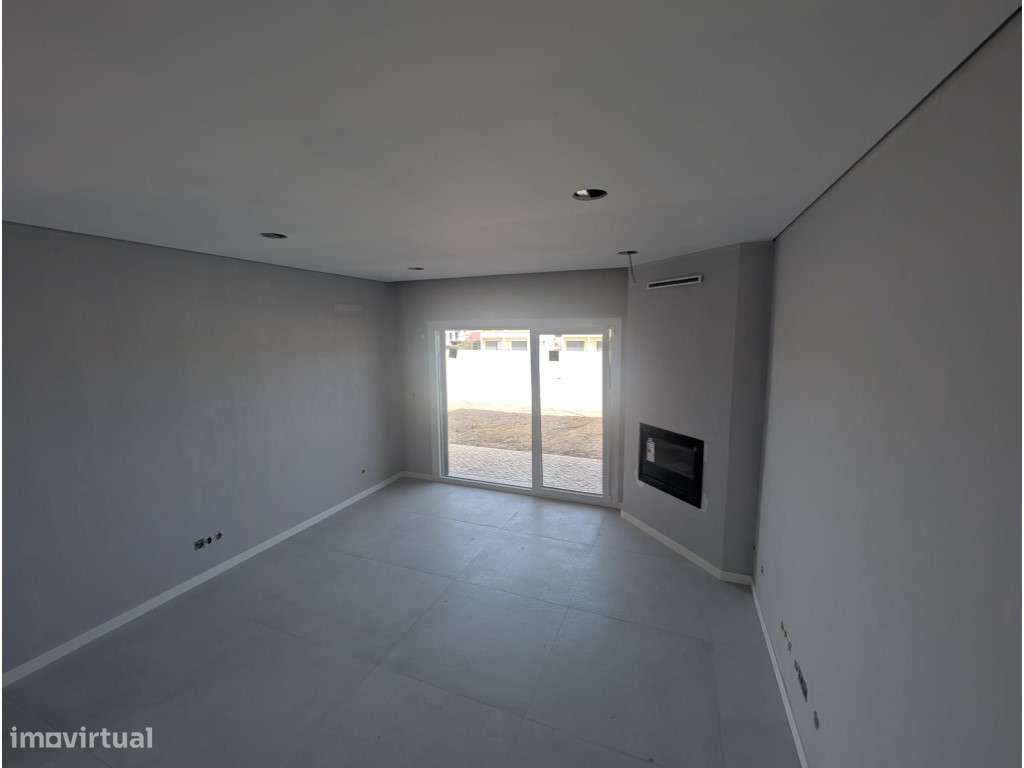 Moradia T3 com 2 suites em Quinta das Laranjeiras Fernão Ferro-8