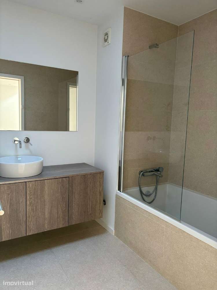 Moradia Geminada T3 Venda em Lemenhe, Mouquim e Jesufrei,Vila Nova de-9