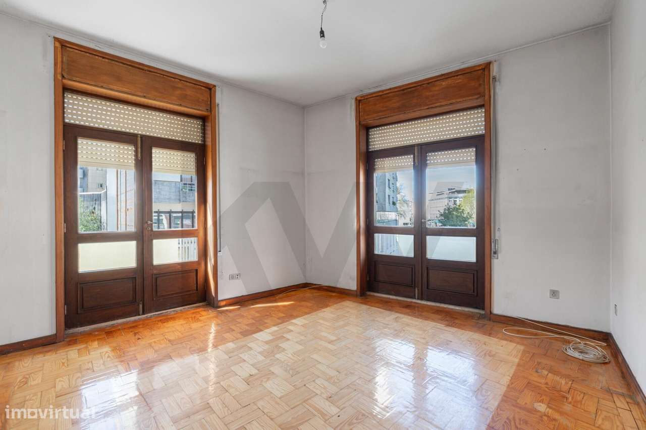 Apartamento T3 Praça Luís Ribeiro - S. João da Madeira - Grande imagem: 2/36