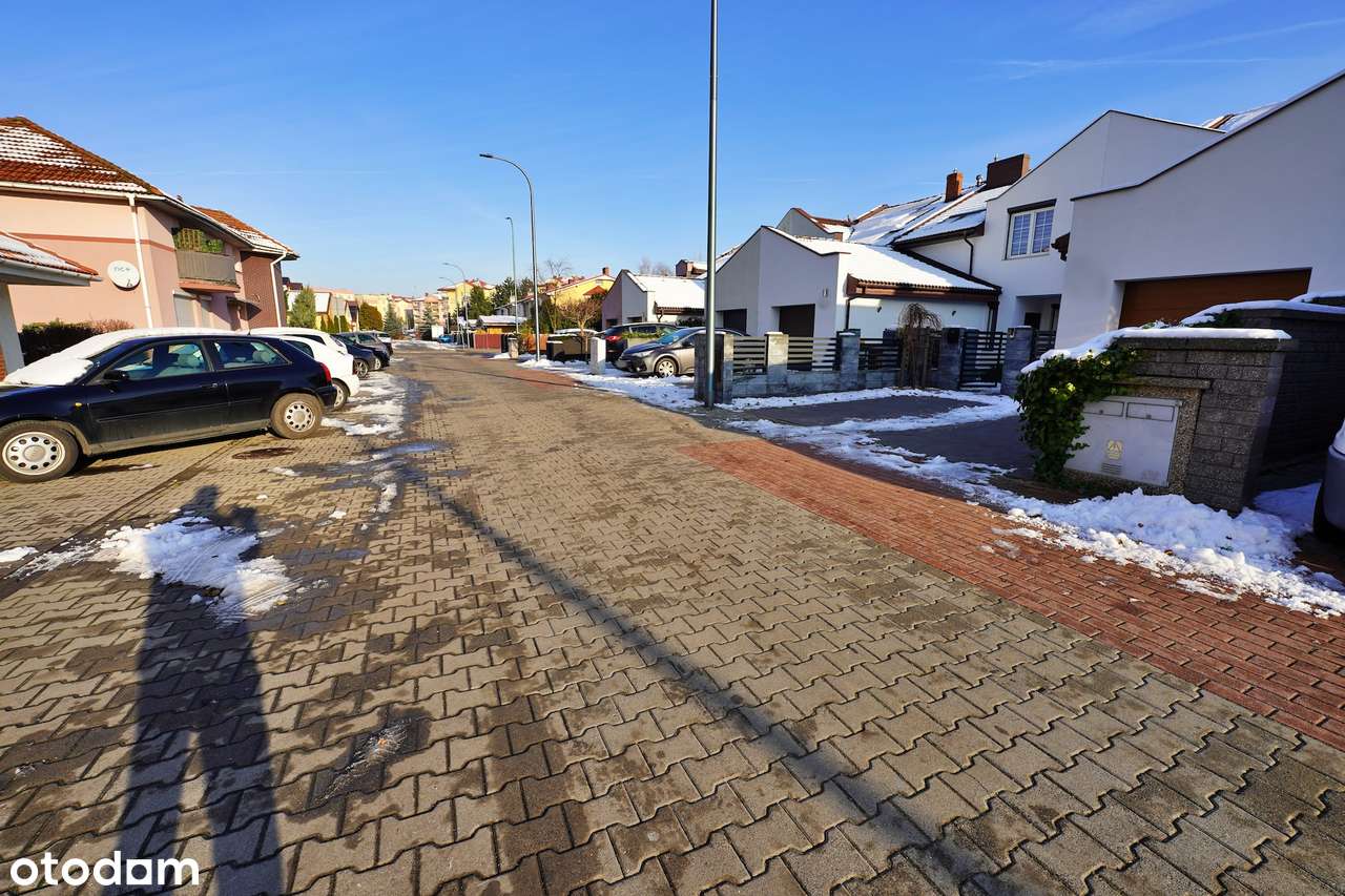 Dom w zabudowie szeregowej – ul. Bujnickiego, Dobrzec-18