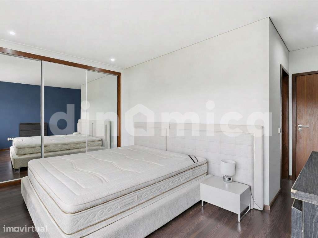 Apartamento T4-12