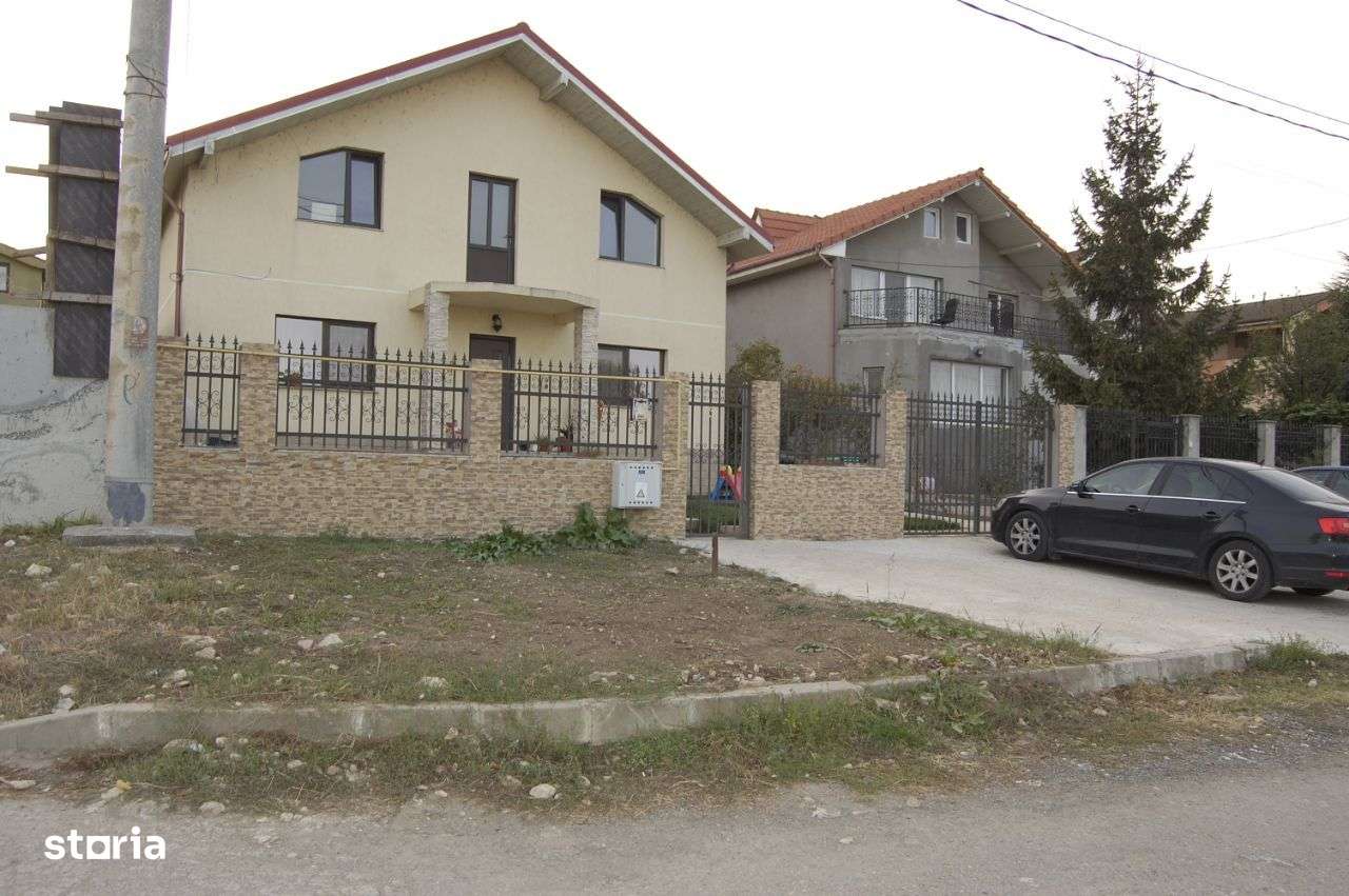 Vila cu Priveliște la Lacul Siutghiol-Spațiu Ideal pentru Două Familii-19