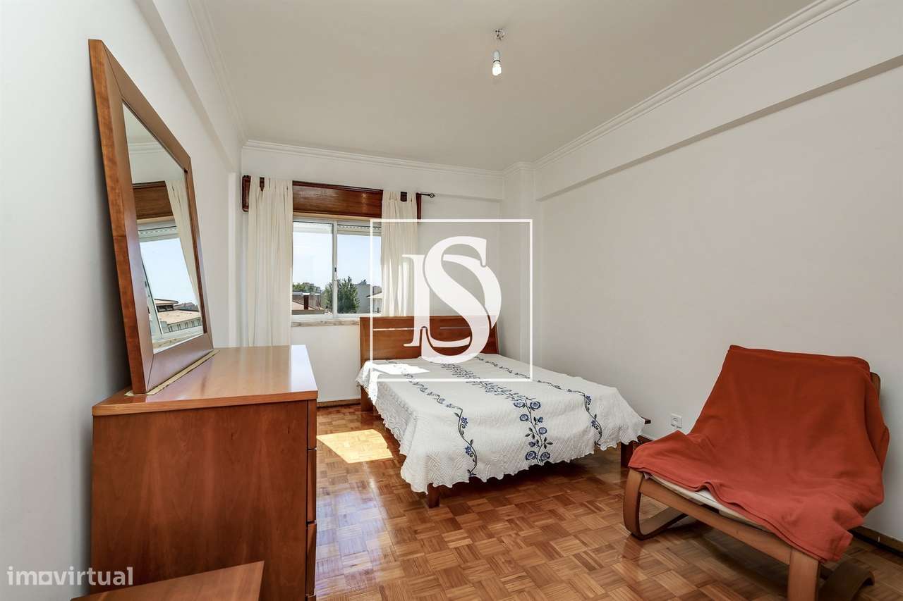 Apartamento T2  com orientação sul, arrecadação e excelente Localizaçã-8