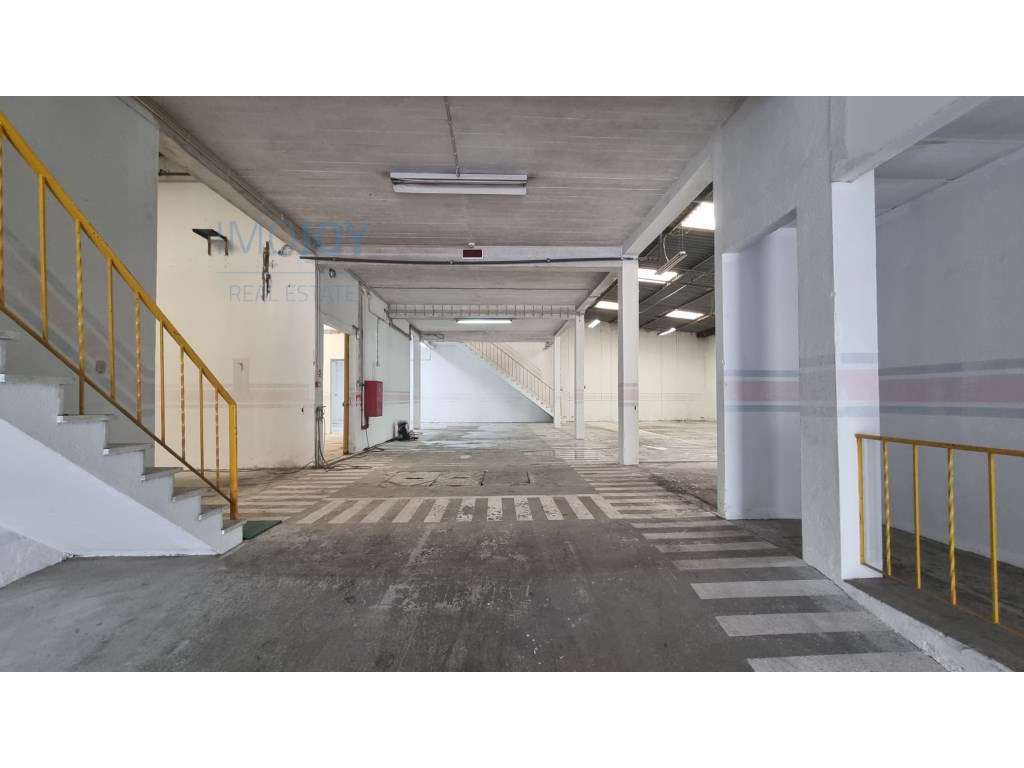 Oportunidade Única de Investimento: Armazém para Venda - Grande imagem: 4/15