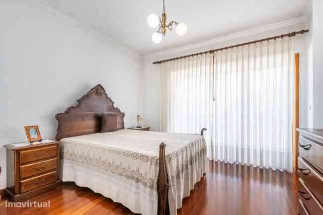 Espetacular Moradia em Banda T4 com jardim  em Sequeira - Braga-12