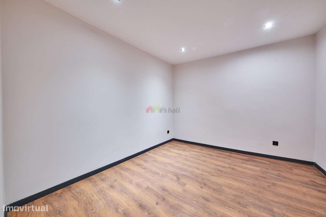 Apartamento T2 remodelado em Lisboa-8
